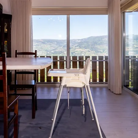 Alojamento de Turismo Rural Paradise Farm With Pool And Jacuzzi In Douro *