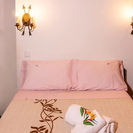 Alojamento de Turismo Rural Paradise Farm With Pool And Jacuzzi In Douro Santa Cruz do Douro